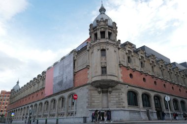 İspanya 'nın Bilbao şehrinde klasik bina