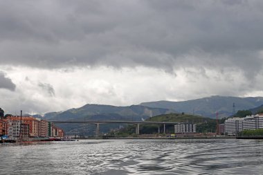 İspanya Bilbao nehri kenti çevresi