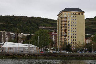 İspanya Bilbao nehri kenti çevresi