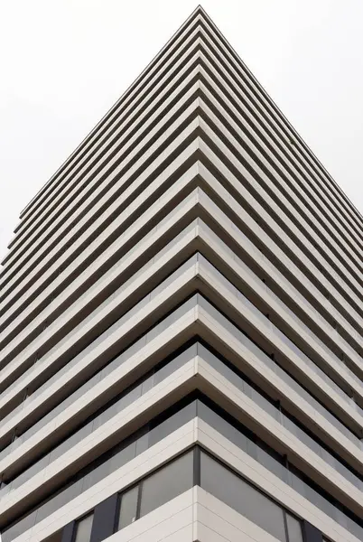 Bilbao şehrindeki modern apartman bloğu