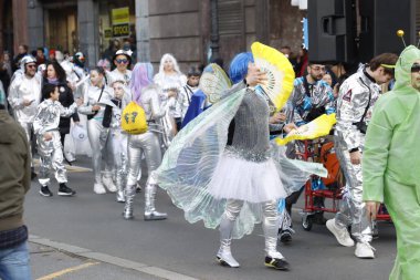 İspanya 'nın Bilbao şehrinde karnaval geçidi