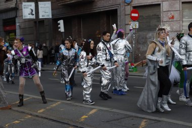 İspanya 'nın Bilbao şehrinde karnaval geçidi