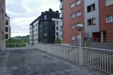 İspanya 'nın Bilbao şehrinde apartman blokları