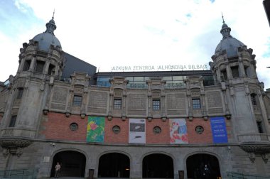 İspanya 'nın Bilbao şehrindeki klasik bina.