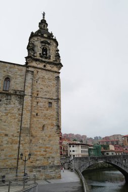San Anton Kilisesi ve Bilbao Köprüsü