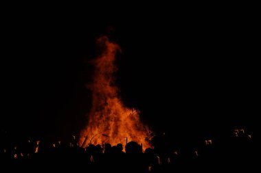  Geceleri şehirde ayaklanmalar