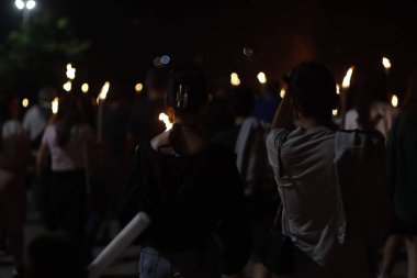 Yaz etkinliklerinde gece yangın