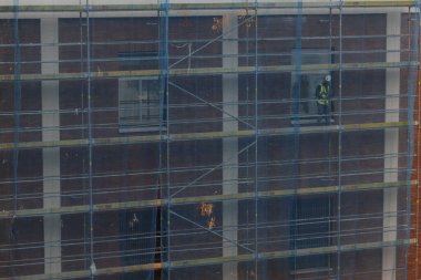 Bir binanın iskelesi.