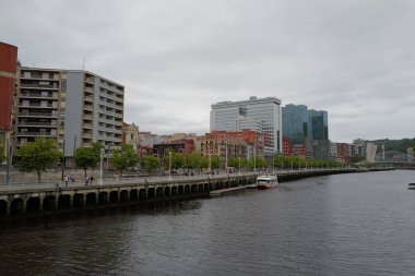 İspanya 'nın Bilbao şehrinde şehir manzarası