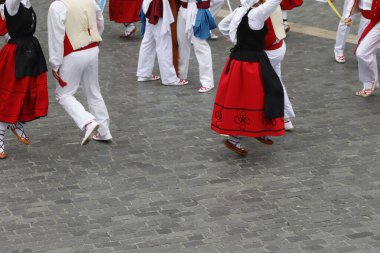 Bask halk dansı gösterisi