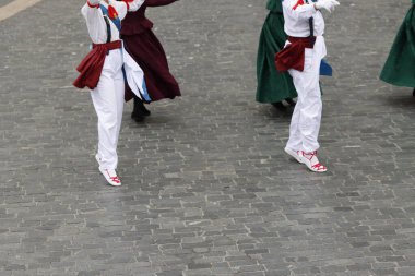 Bask halk dansı gösterisi