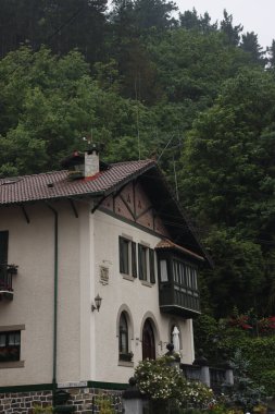 Bask köyünde bir ev.