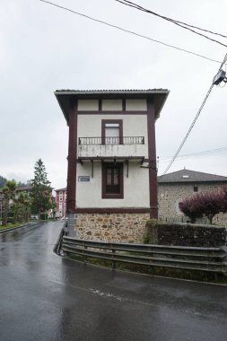 Bask köyünde bir ev.