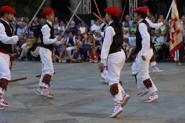 Bask halk dansı gösterisi