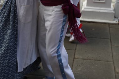 Bask halk müziği ve dans geçidi