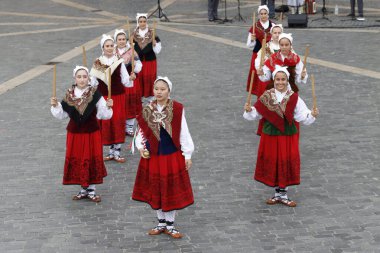 Bask halk dansı gösterisi