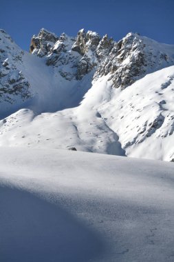 Tonale Kayak Merkezi ile Rhaetian Alps, Tonale görünümünü geçmek, İtalya, Europe