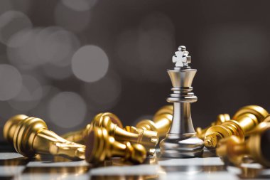 Satranç oyunu stratejik iş liderliği başarılı takım çalışması. İş lideri konsepti. strateji meydan okuma işi başarılı.
