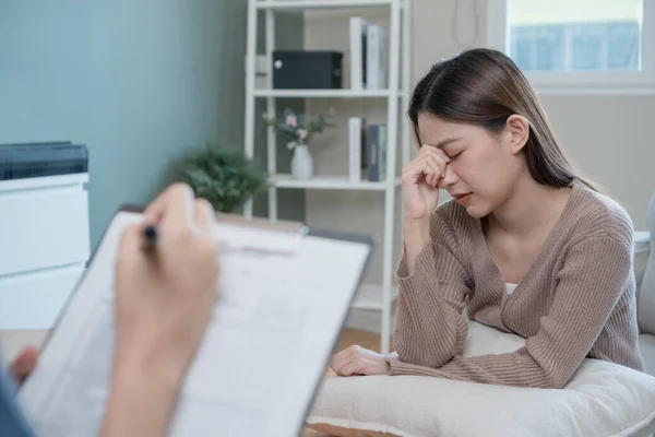 stock image Women have mental symptoms illnesses and depression. meet psychiatrist to treat his illness. Female patient depression therapy psychologist.