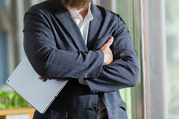Half Portrait Businessman Crossed Arms Bearded Stand Holding Tablet Window — Stock Photo, Image