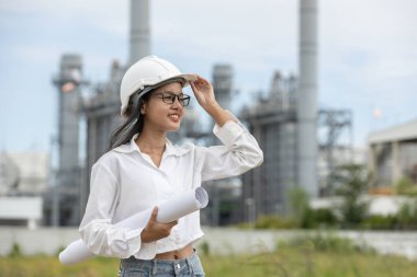 Elektrik enerjisi üreten, planlı çalışan bir mühendis. Petrokimya 'da inşaat müdürü petrol rafinerisi. Geliştirme müfettişi Endüstriyel enerji santrali