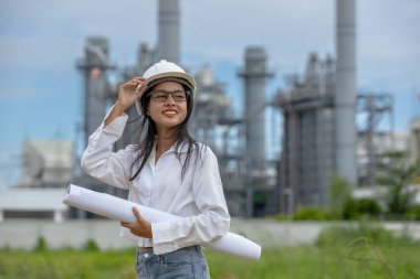 Elektrik enerjisi üreten, planlı çalışan bir mühendis. Petrokimya 'da inşaat müdürü petrol rafinerisi. Geliştirme müfettişi Endüstriyel enerji santrali