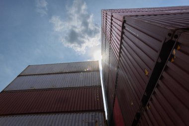 Konteynır kutusu ithalat için, uluslararası kargo malları ithalat reklamı için. ticari nakliye lojistik kavramı.