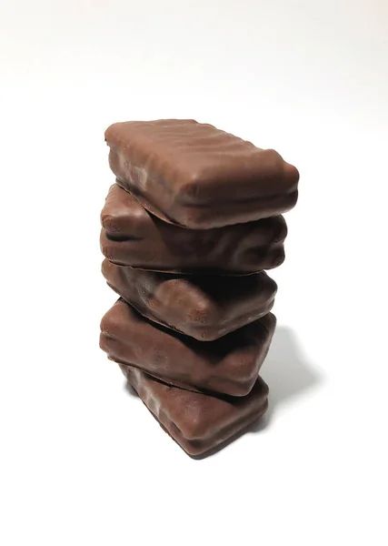 白色背景的巧克力味食物 — 图库照片