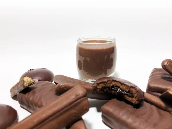 Comida Com Sabor Chocolate Fundo Branco — Fotografia de Stock