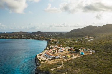 Curacao 'nun Karayip kıyılarının gerçek manzarası 
