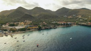 Curacao 'nun Karayip kıyılarının gerçek manzarası 
