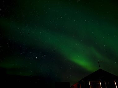 Kuzey ışıkları manzarası, Reykjanes yarımadası üzerinde Aurora borealis, İzlanda