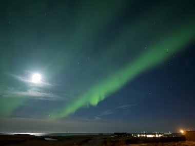 Kuzey ışıkları manzarası, Reykjanes yarımadası üzerinde Aurora borealis, İzlanda