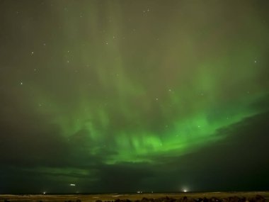 Kuzey ışıkları manzarası, Reykjanes yarımadası üzerinde Aurora borealis, İzlanda