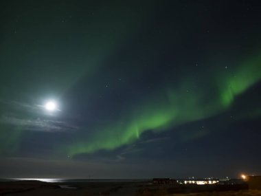 Kuzey ışıkları manzarası, Reykjanes yarımadası üzerinde Aurora borealis, İzlanda