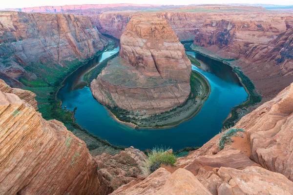 Horseshoe Bend 'de şafak manzarası. Colorado nehri, Page, Arizona, ABD yakınlarında..