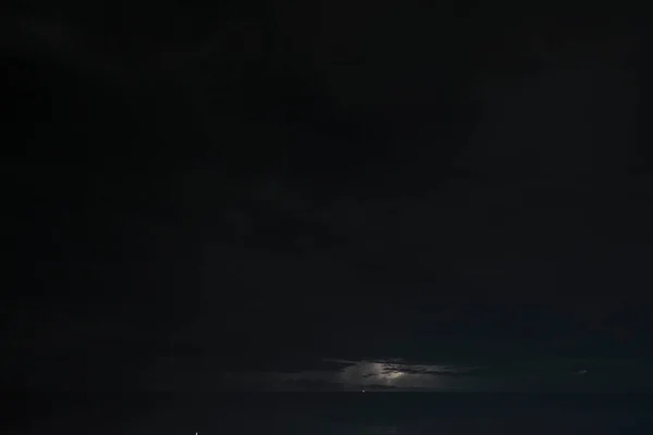 加勒比库拉索岛周围雷暴景观中的闪电 — 图库照片