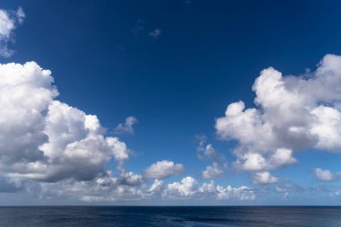 Okyanus üzerinde Karayip manzarası