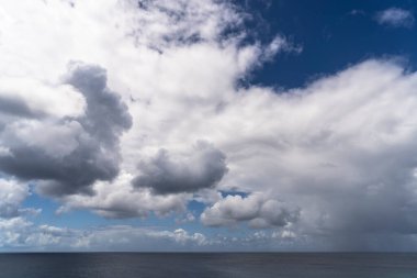 Okyanus üzerinde Karayip manzarası