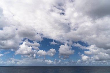 Okyanus üzerinde Karayip manzarası