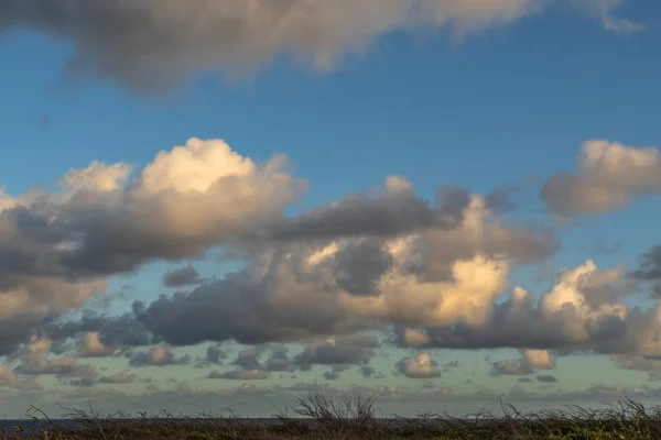 Bulutlu Gökyüzü Ile Curacao Adasının Muhteşem Manzarası — Stok fotoğraf