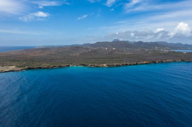 Karayip Denizi 'ndeki Curacao' nun güzel sahil manzarası.