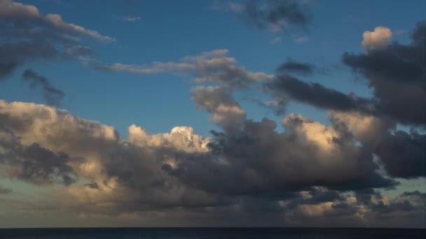 カリブ海上を移動する雲で時間の経過 — ストック動画