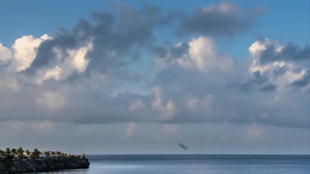 Переплетення Часу Рухомими Хмарами Над Карибським Морем — стокове відео
