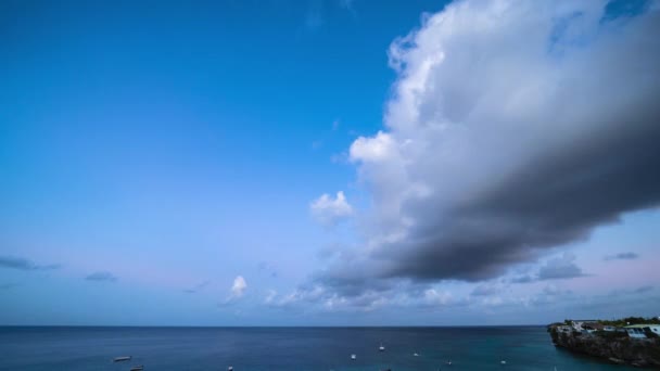 Переплетення Часу Рухомими Хмарами Над Карибським Морем — стокове відео