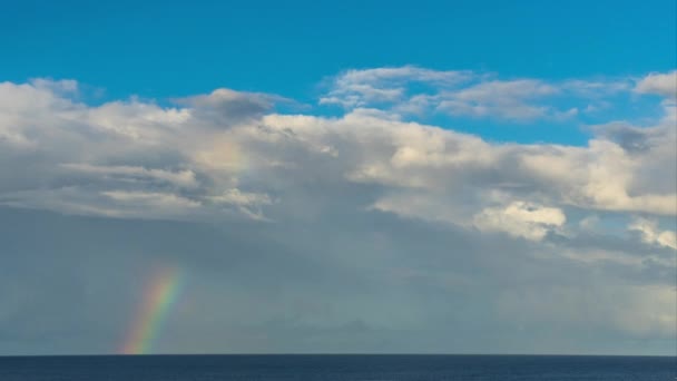 カリブ海の虹と移動雲でタイムラウンド — ストック動画