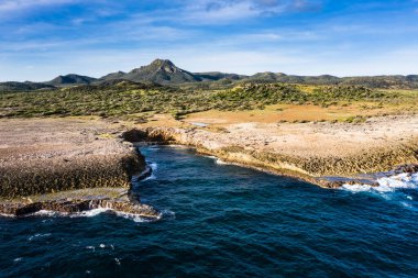 Curacao, Karayipler 'in üzerinde okyanus ve kıyı manzarası