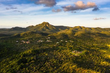 Curacao, Karayipler 'in üzerinde okyanus ve kıyı manzarası