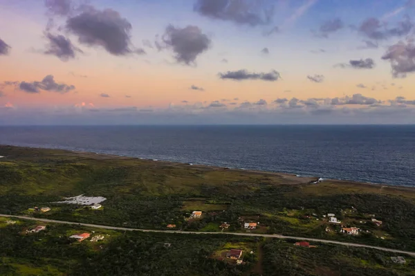 海と美しい空とカリブ海の風景の上空の夕日ビュー — ストック写真