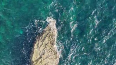 Römorkör sahili - Curacao - Turkuaz su, uçurum, plaj ve güzel mercan resifleriyle Karayip Denizi